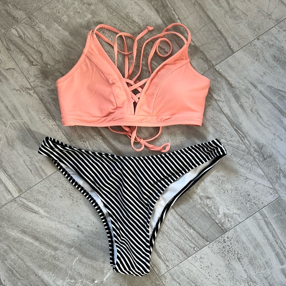 Cupshe women’s swimsuit